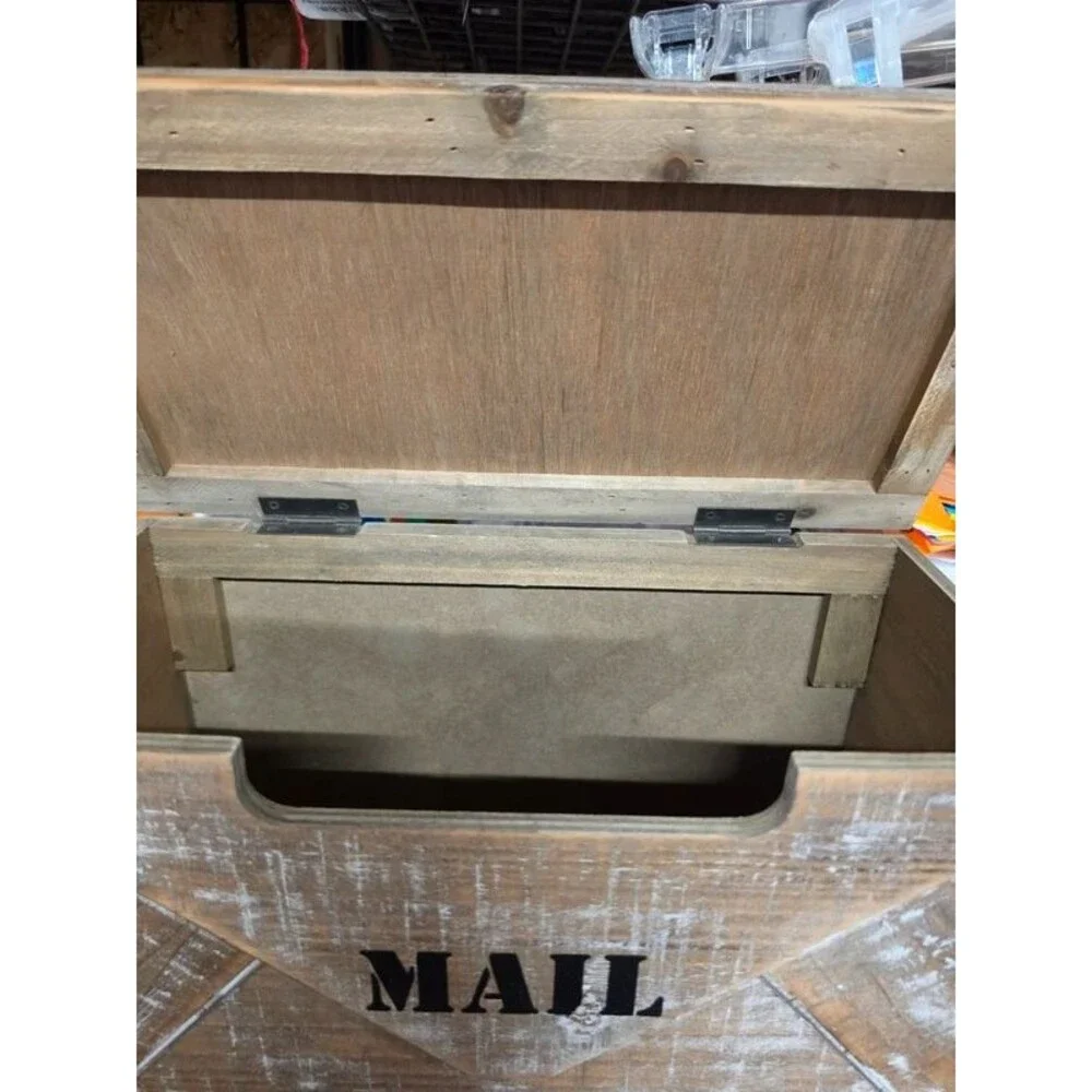 Wood mail box with lid